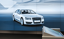 Der Audi S8, visualisiert auf der Powerwall (Foto)